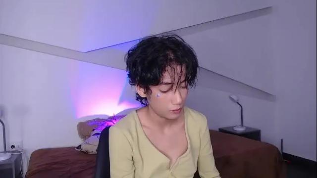 Image 12 of hot_little_bunny Stream on Chaturbate on 24 days ago