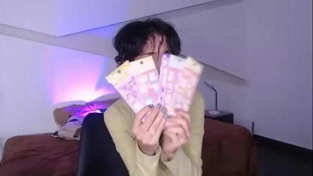 Image 3 of hot_little_bunny Stream on Chaturbate on 24 days ago