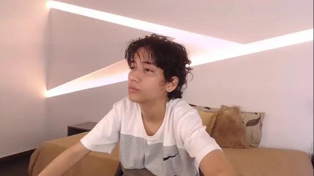 Image 3 of hot_little_bunny Stream on Chaturbate on 11 days ago