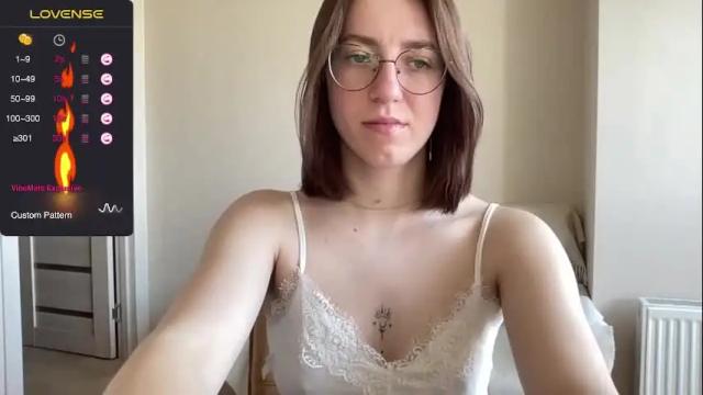 Image 3 of hot_lliinns Stream on Chaturbate on 6 months ago