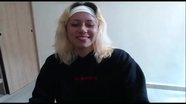 Image 12 of hot_mommymia Stream on Chaturbate on 2 months ago