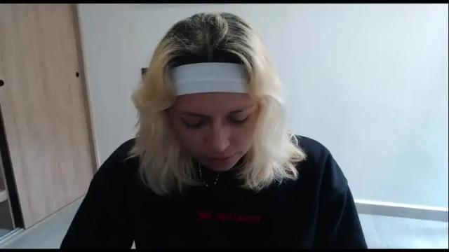 Image 4 of hot_mommymia Stream on Chaturbate on 2 months ago