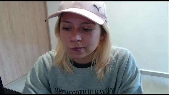 Image 10 of hot_mommymia Stream on Chaturbate on 2 months ago