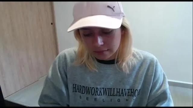 Image 11 of hot_mommymia Stream on Chaturbate on 2 months ago