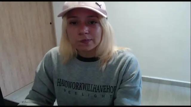 Image 3 of hot_mommymia Stream on Chaturbate on 2 months ago