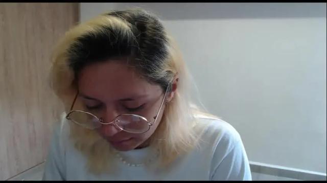 Image 11 of hot_mommymia Stream on Chaturbate on 2 months ago