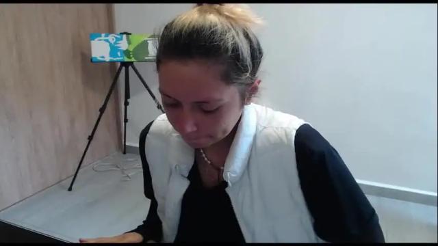 Image 3 of hot_mommymia Stream on Chaturbate on 2 months ago