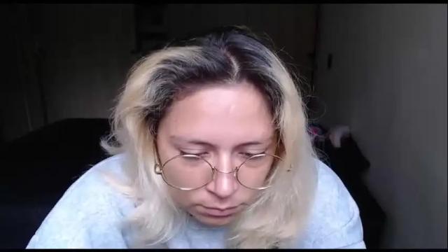 Image 2 of hot_mommymia Stream on Chaturbate on 1 month ago