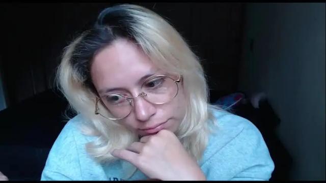 Image 4 of hot_mommymia Stream on Chaturbate on 1 month ago