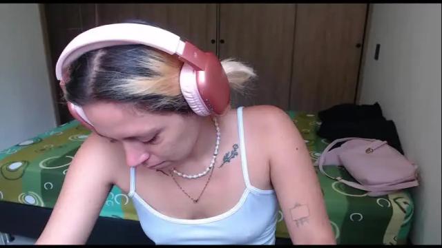 Image 7 of hot_mommymia Stream on Chaturbate on 1 month ago