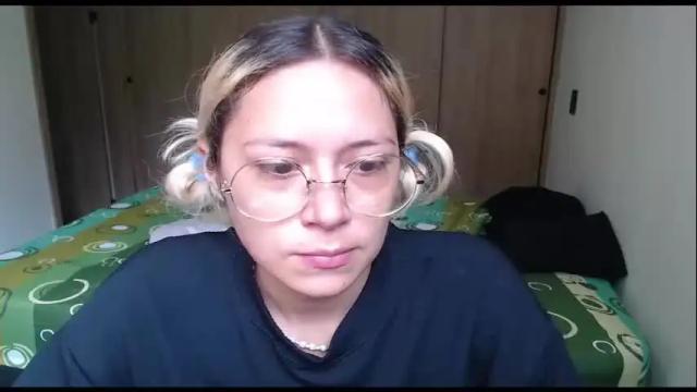 Image 2 of hot_mommymia Stream on Chaturbate on 1 month ago