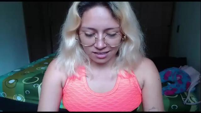 Image 3 of hot_mommymia Stream on Chaturbate on 1 month ago