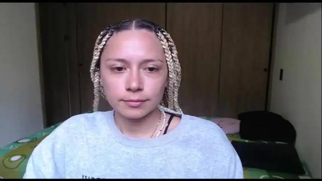 Image 2 of hot_mommymia Stream on Chaturbate on 1 month ago