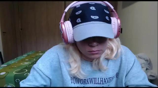 Image 10 of hot_mommymia Stream on Chaturbate on 22 days ago