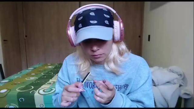 Image 3 of hot_mommymia Stream on Chaturbate on 22 days ago
