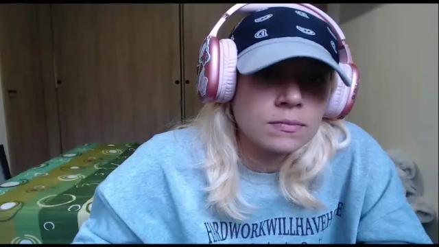 Image 7 of hot_mommymia Stream on Chaturbate on 22 days ago