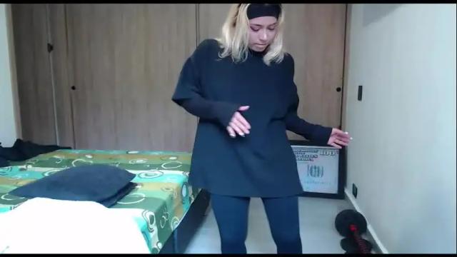 Image 10 of hot_mommymia Stream on Chaturbate on 15 days ago