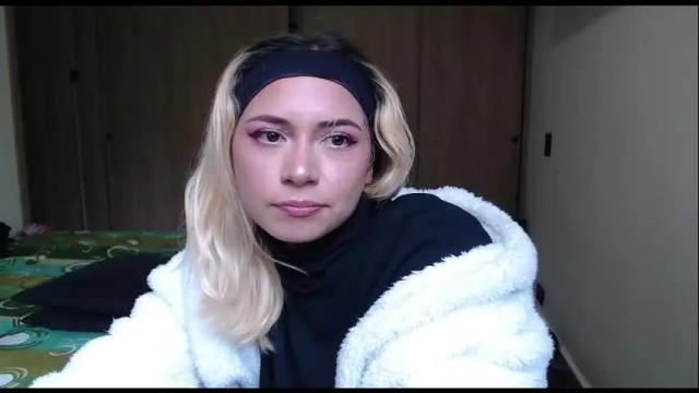 Image 6 of hot_mommymia Stream on Chaturbate on 15 days ago