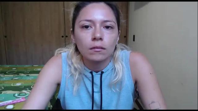 Image 3 of hot_mommymia Stream on Chaturbate on 13 days ago