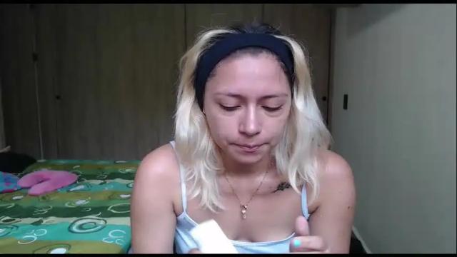 Image 2 of hot_mommymia Stream on Chaturbate on 11 days ago
