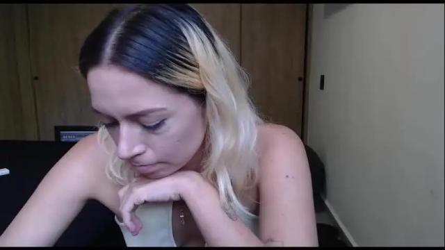 Image 6 of hot_mommymia Stream on Chaturbate on 8 days ago
