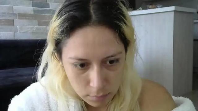 Image 11 of hot_mommymia Stream on Chaturbate on 6 days ago