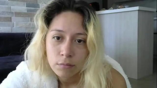 Image 2 of hot_mommymia Stream on Chaturbate on 6 days ago