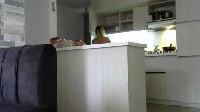 Image 2 of hot_mommymia Stream on Chaturbate on 5 days ago