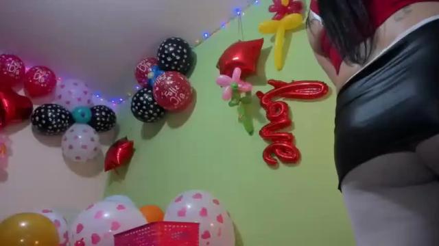 Image 7 of hot_nikol_09 Stream on Chaturbate on 21 months ago