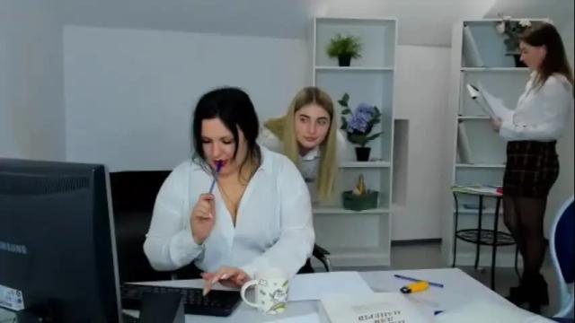 Image 11 of hot_office_girls Stream on Chaturbate on 14 months ago
