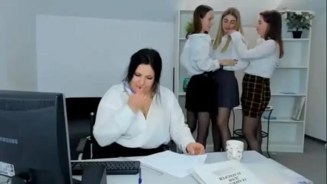 Image 7 of hot_office_girls Stream on Chaturbate on 14 months ago