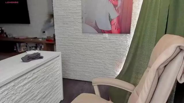 Image 3 of hot_squirtgirl Stream on Chaturbate on 13 months ago