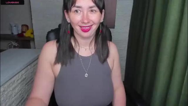 Image 4 of hot_squirtgirl Stream on Chaturbate on 24 days ago