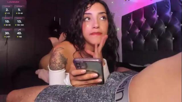 Image 2 of hot_weedlover Stream on Chaturbate on 2 months ago