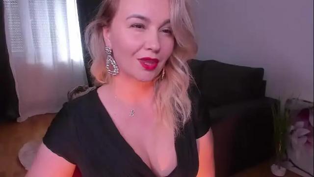 Image 3 of hotbabette Stream on Chaturbate on 2 months ago