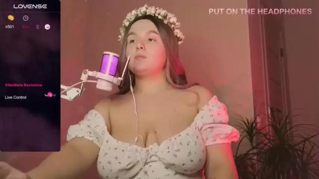 Image 4 of hotbabyalina Stream on Chaturbate on 17 months ago