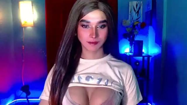 Image 2 of hotbarbie_chantal Stream on Chaturbate on 20 months ago