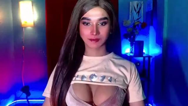 Image 4 of hotbarbie_chantal Stream on Chaturbate on 20 months ago