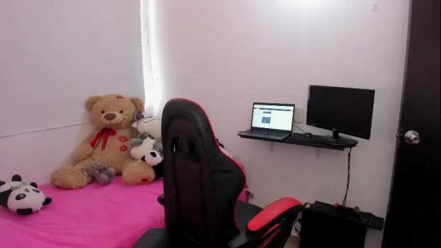 Image 4 of hotbbcwife Stream on Chaturbate on 1 month ago