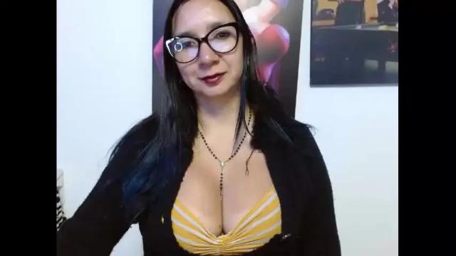 Image 7 of hotbrenda1 Stream on Chaturbate on 19 months ago