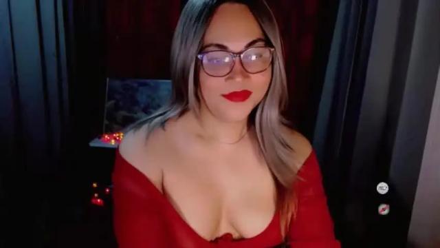 Image 10 of hotchilichickxxx Stream on Chaturbate on 14 months ago