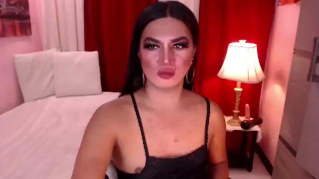 Image 10 of hotchococumashley Stream on Chaturbate on 18 months ago