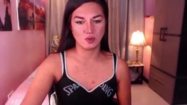 Image 3 of hotchococumashley Stream on Chaturbate on 17 months ago