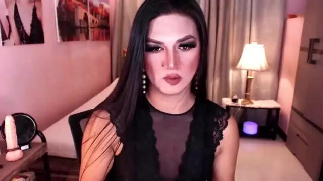 Image 2 of hotchococumashley Stream on Chaturbate on 16 months ago