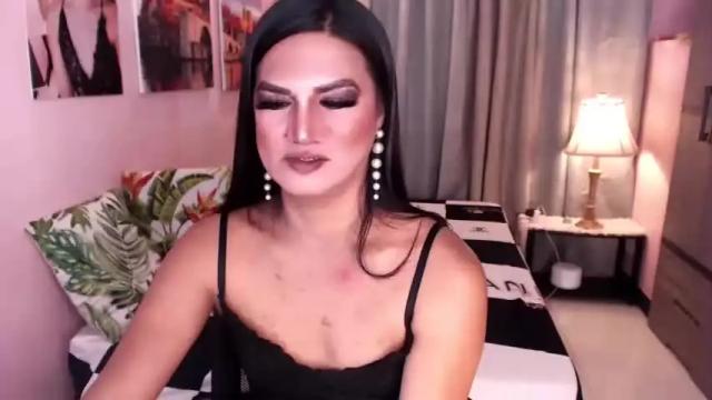Image 10 of hotchococumashley Stream on Chaturbate on 16 months ago