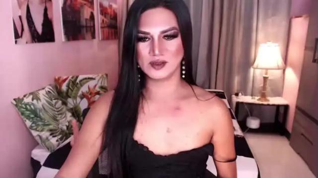 Image 2 of hotchococumashley Stream on Chaturbate on 16 months ago