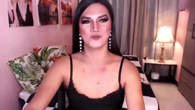 Image 6 of hotchococumashley Stream on Chaturbate on 16 months ago