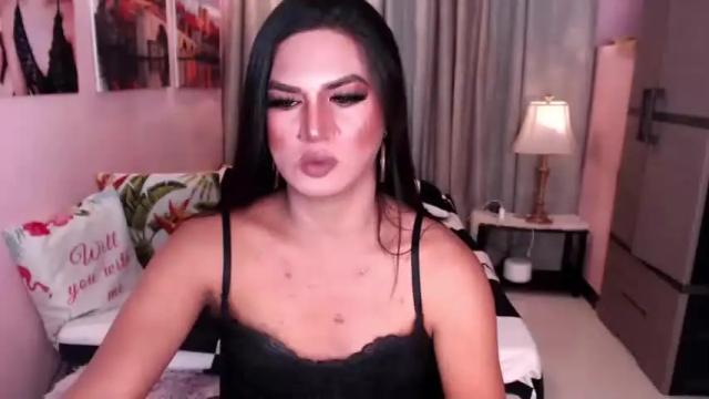 Image 10 of hotchococumashley Stream on Chaturbate on 15 months ago