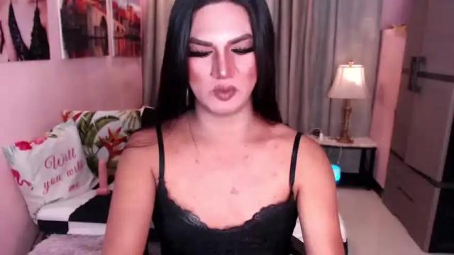 Image 2 of hotchococumashley Stream on Chaturbate on 15 months ago