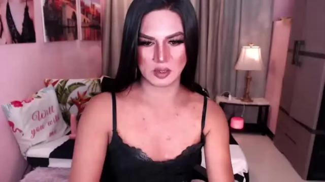 Image 3 of hotchococumashley Stream on Chaturbate on 15 months ago